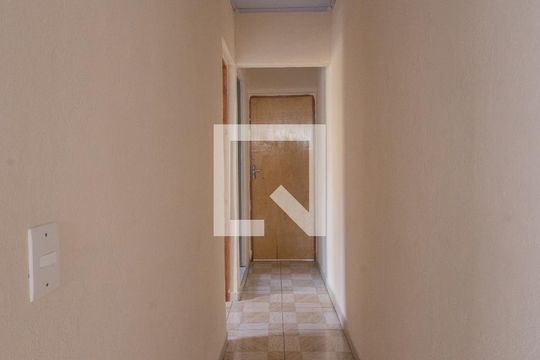 Corredor de casa para alugar com 2 quartos, 70m² em Chácara Califórnia, São Paulo