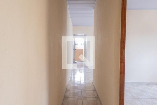 Corredor de casa para alugar com 2 quartos, 70m² em Chácara Califórnia, São Paulo