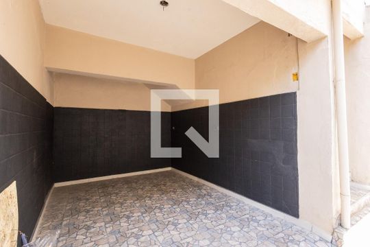 Garagem de casa para alugar com 2 quartos, 70m² em Chácara Califórnia, São Paulo