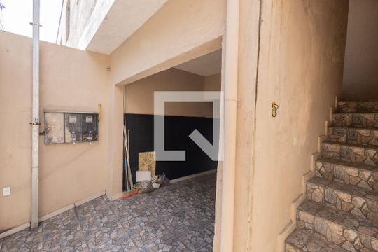 Garagem de casa para alugar com 2 quartos, 70m² em Chácara Califórnia, São Paulo