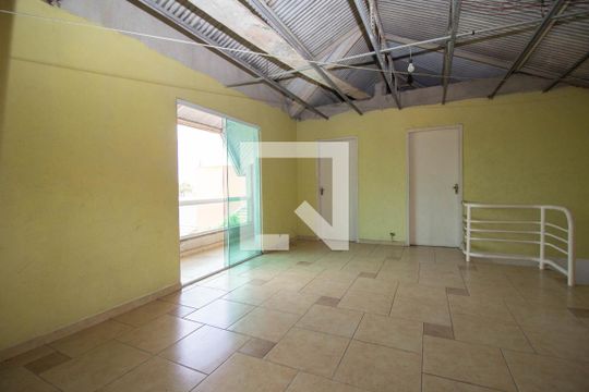 Salão de casa à venda com 4 quartos, 240m² em Vila Palmeiras, São Paulo