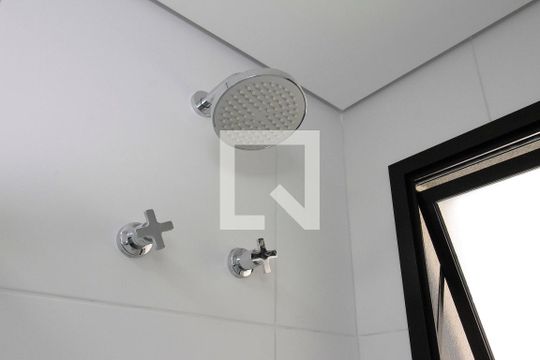Banheiro de apartamento para alugar com 2 quartos, 45m² em Bela Vista, São Paulo