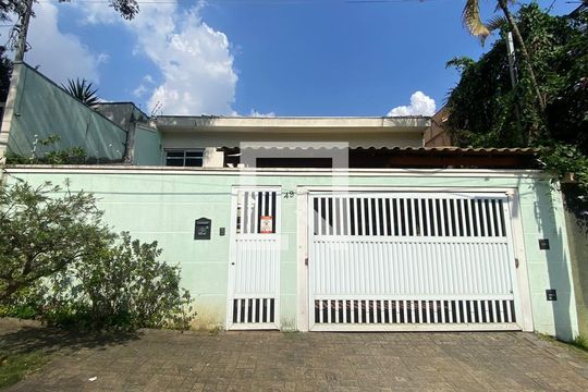 Fachada de casa à venda com 3 quartos, 270m² em Bosque da Saúde, São Paulo