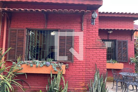 Fachada de casa à venda com 3 quartos, 124m² em Vila Clementino, São Paulo