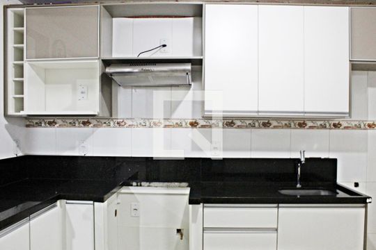 Casa para alugar com 2 quartos, 150m² em Vila Curuçá, São Paulo