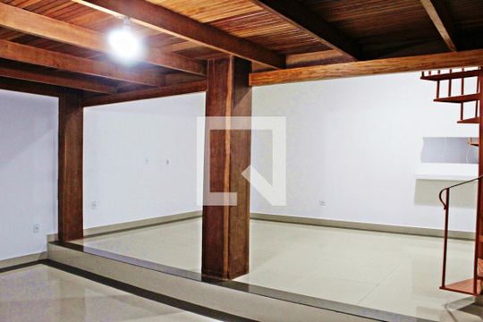 Sala de casa para alugar com 2 quartos, 150m² em Vila Curuçá, São Paulo