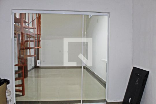 Sala de casa para alugar com 2 quartos, 150m² em Vila Curuçá, São Paulo