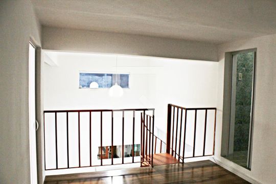 Hall de casa para alugar com 2 quartos, 150m² em Vila Curuçá, São Paulo