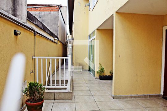 Área comum de casa de condomínio à venda com 3 quartos, 120m² em Vila Carmosina, São Paulo
