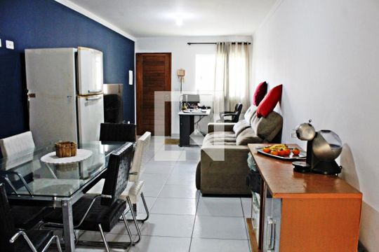 Sala de casa de condomínio à venda com 3 quartos, 120m² em Vila Carmosina, São Paulo