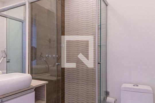Banheiro de apartamento à venda com 2 quartos, 62m² em Novo Osasco, Osasco