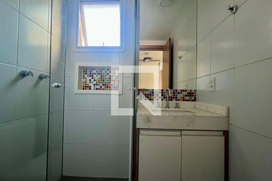 Banheiro da Suíte de apartamento para alugar com 1 quarto, 32m² em Sumaré, São Paulo