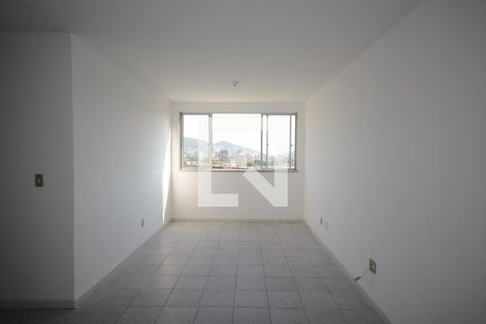 Sala de apartamento para alugar com 2 quartos, 130m² em Praça Seca, Rio de Janeiro
