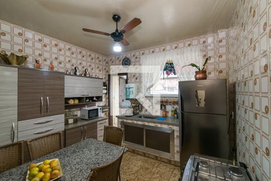 Cozinha  de apartamento à venda com 2 quartos, 75m² em Olaria, Rio de Janeiro