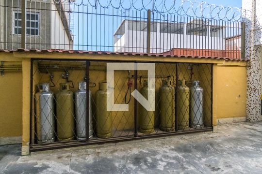 Área comum de apartamento à venda com 2 quartos, 75m² em Olaria, Rio de Janeiro