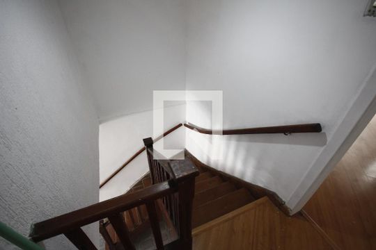 Escada de casa para alugar com 3 quartos, 139m² em Vila Dom Pedro I, São Paulo