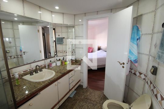 Suite de apartamento à venda com 3 quartos, 187m² em Jardim Avelino, São Paulo
