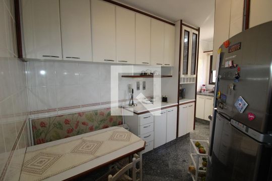 Cozinha de apartamento à venda com 3 quartos, 187m² em Jardim Avelino, São Paulo