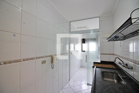 Cozinha de apartamento para alugar com 2 quartos, 60m² em Santa Terezinha, São Bernardo do Campo