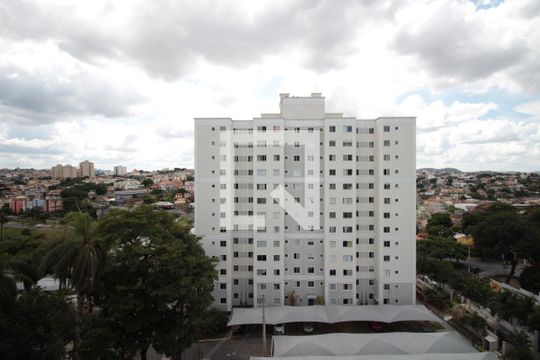 Vista do Quarto 2 de apartamento para alugar com 2 quartos, 66m² em Conjunto Helena Antipoff, Belo Horizonte