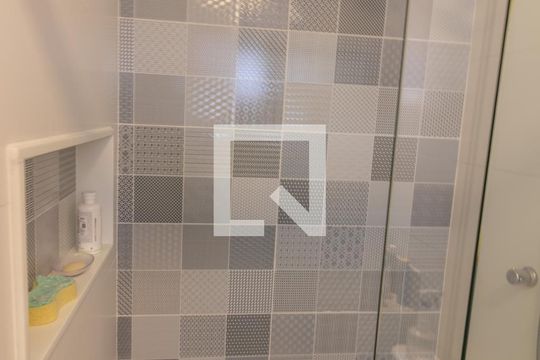 Suíte - Banheiro de casa de condomínio para alugar com 4 quartos, 200m² em Vargem Grande, Rio de Janeiro