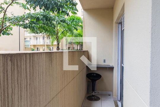 Varanda de casa de condomínio para alugar com 1 quarto, 28m² em Ferreira, São Paulo