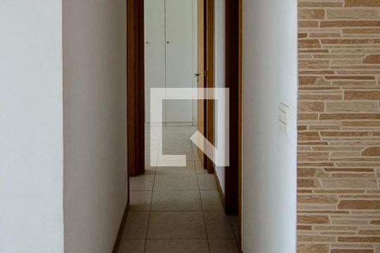 Corredor de apartamento à venda com 2 quartos, 130m² em Barra da Tijuca, Rio de Janeiro
