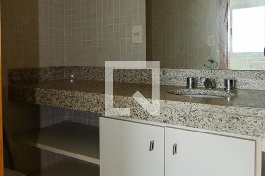 Banheiro da Suíte 1 de apartamento à venda com 2 quartos, 130m² em Barra da Tijuca, Rio de Janeiro