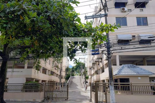fachada de apartamento para alugar com 2 quartos, 50m² em Pechincha, Rio de Janeiro
