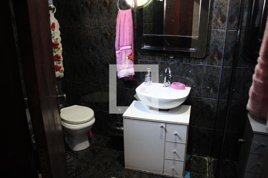 Banheiro de casa à venda com 3 quartos, 150m² em Novo Eldorado, Contagem