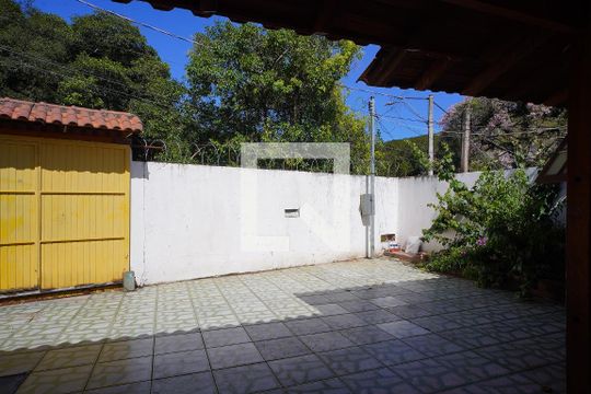 Sala - Vista de casa à venda com 3 quartos, 150m² em Teresópolis, Porto Alegre