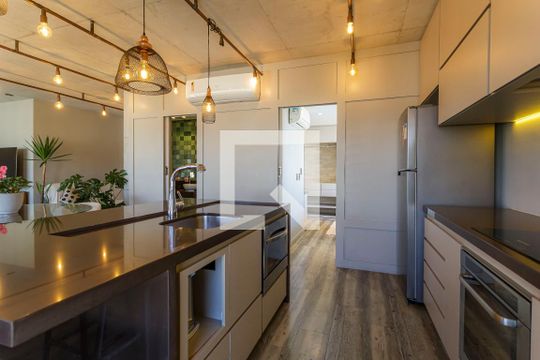 Cozinha de apartamento à venda com 1 quarto, 74m² em Vila Olímpia, São Paulo