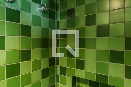 Banheiro de apartamento à venda com 1 quarto, 74m² em Vila Olímpia, São Paulo