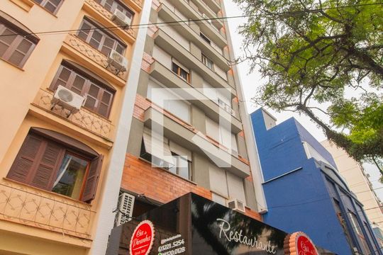 Fachada de apartamento para alugar com 1 quarto, 40m² em Centro Histórico, Porto Alegre