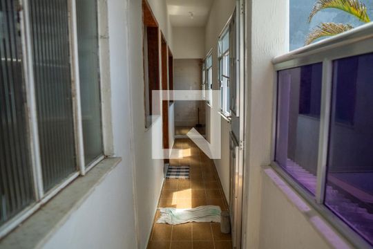 Varanda Corredor de apartamento para alugar com 3 quartos, 170m² em Vila Emil, Mesquita