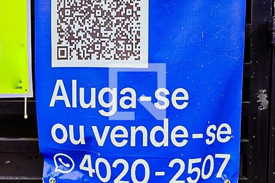Fachada com Plaquinha de apartamento para alugar com 2 quartos, 45m² em Vila Gustavo, São Paulo