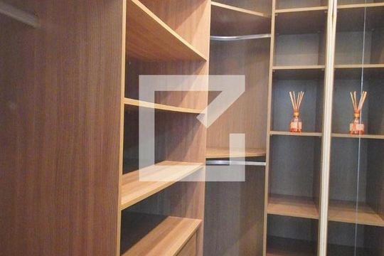 Closet de apartamento à venda com 2 quartos, 47m² em Protásio Alves, Porto Alegre
