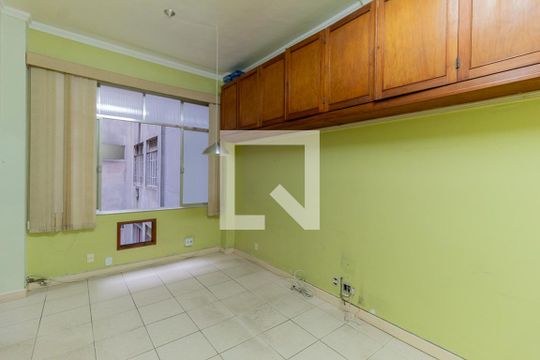 Sala/Quarto de kitnet/studio para alugar com 1 quarto, 26m² em Centro, Rio de Janeiro