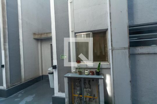 Vista da Cozinha e Área de Serviço de apartamento para alugar com 2 quartos, 53m² em Jardim Valdibia, São Bernardo do Campo