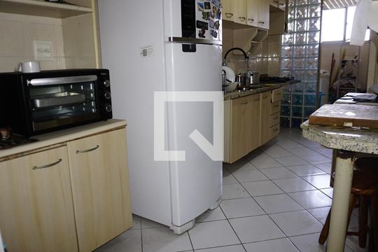 Cozinha de apartamento à venda com 3 quartos, 180m² em Barra da Tijuca, Rio de Janeiro