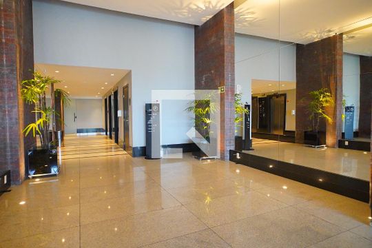 Hall de entrada de kitnet/studio para alugar com 1 quarto, 38m² em Jardim Botânico, Porto Alegre
