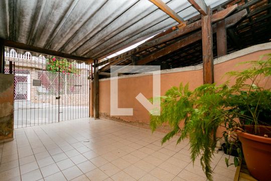 Garagem de casa à venda com 2 quartos, 96m² em Vila Continental, São Paulo