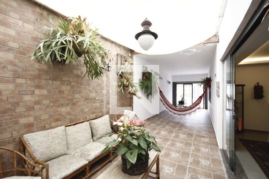 Garagem de casa à venda com 3 quartos, 250m² em Vila Monumento, São Paulo
