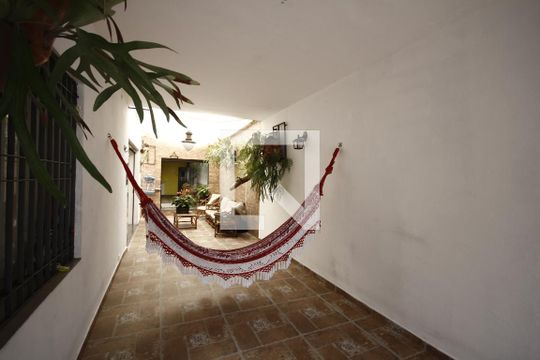 Garagem de casa à venda com 3 quartos, 250m² em Vila Monumento, São Paulo