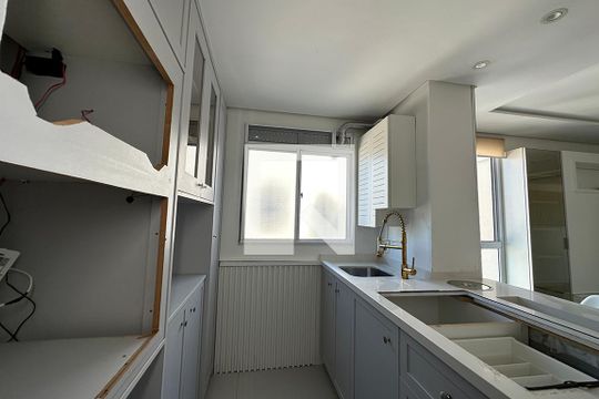 Cozinha de apartamento à venda com 2 quartos, 50m² em Feitoria, São Leopoldo