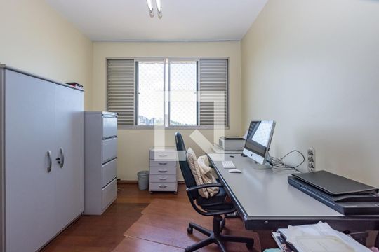 Quarto 2 de apartamento para alugar com 3 quartos, 320m² em Vila Paris, Belo Horizonte