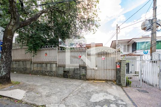 Fachada de casa para alugar com 4 quartos, 700m² em Barro Preto, Belo Horizonte