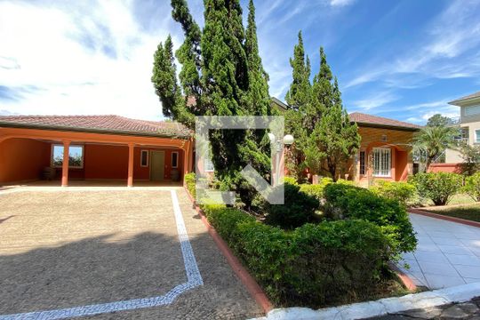 Garagem de casa de condomínio para alugar com 5 quartos, 1400m² em Alphaville, Santana de Parnaíba