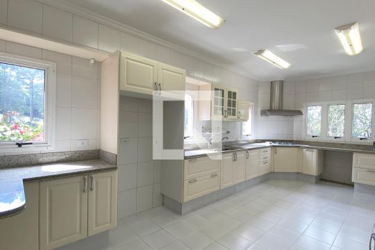 Cozinha de casa de condomínio para alugar com 5 quartos, 1400m² em Alphaville, Santana de Parnaíba