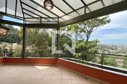 Varanda da Sala de casa de condomínio para alugar com 5 quartos, 1400m² em Alphaville, Santana de Parnaíba